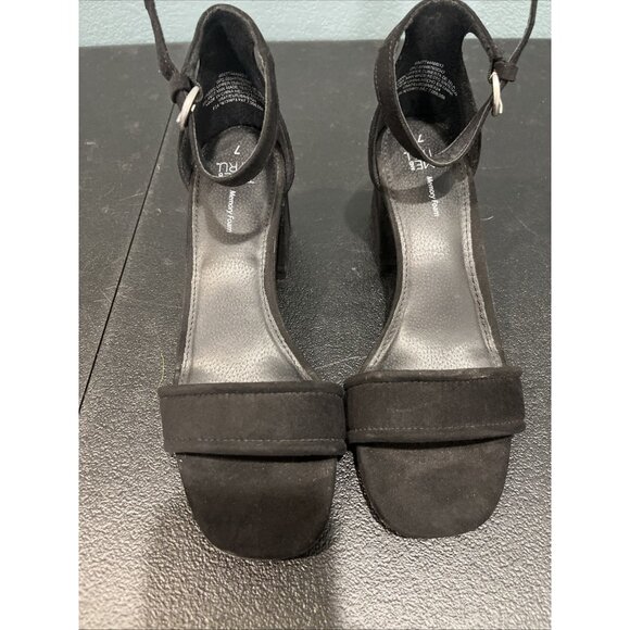 Time And Tru Low Block Heels Womens Sz 7 Black Faux Suede Open Toe Ankle Strap - Picture 3 of 8